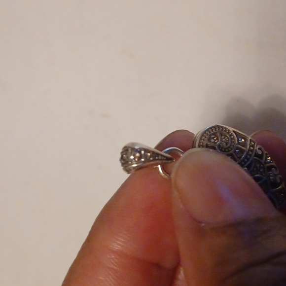 SILVERTONE REVERSIBLE HEART PENDANT , NWOT, NEVER USED, 1.5 INCH PENDANT NWOT - Picture 3 of 3